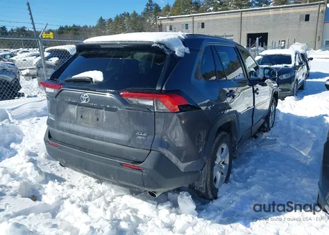 2021 Toyota Rav4 Xle z USA, uszkodzony, nr VIN 2T3P1RFV5MC227402